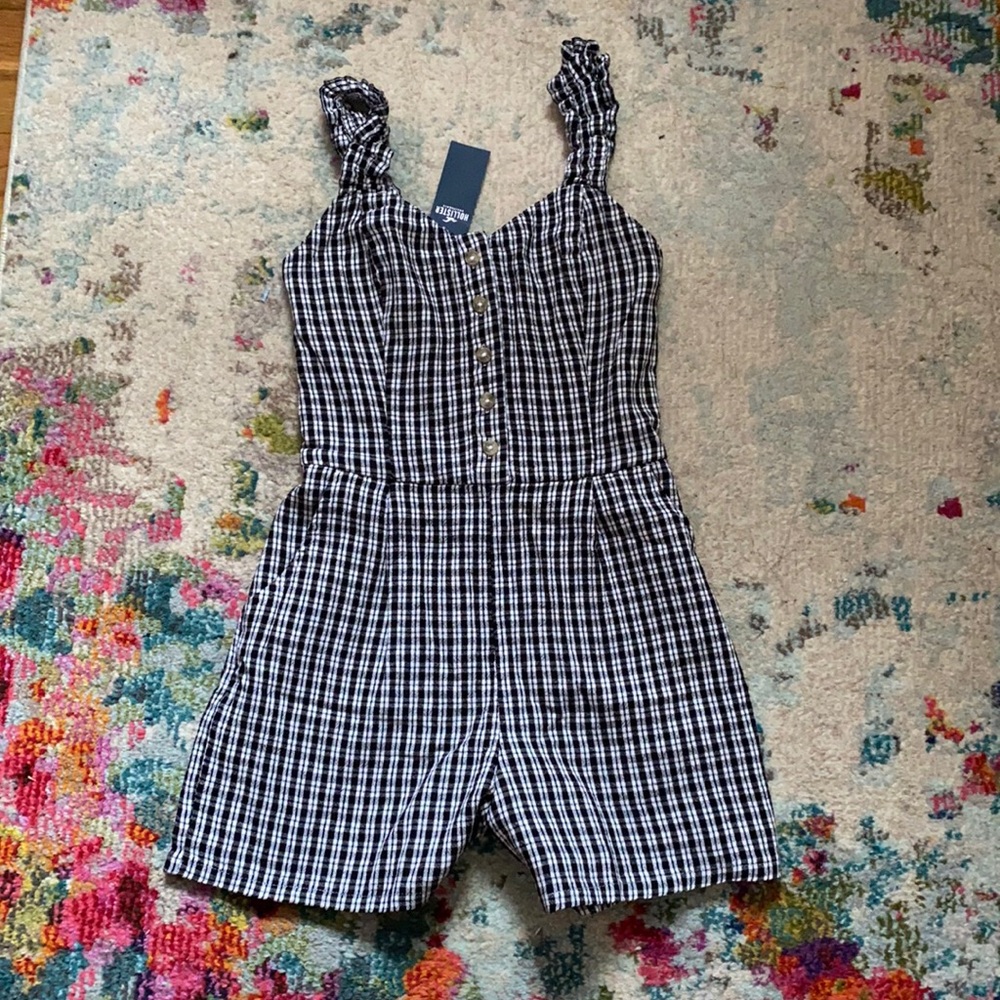 HOLLISTER black&white checkered romper NWT